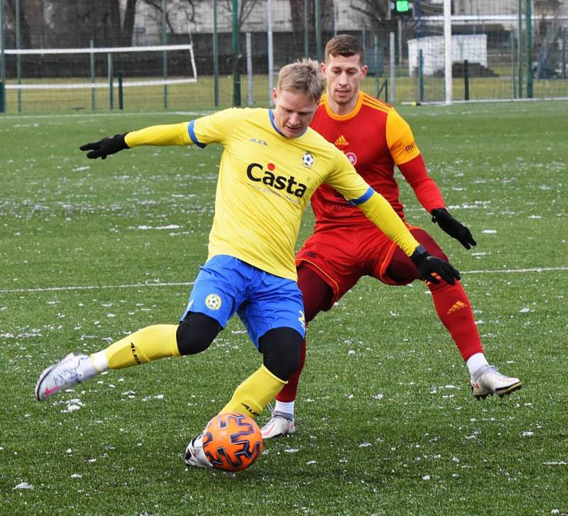 Přípravný fotbal: FC Písek - Dukla Praha 0:4 (0:1).