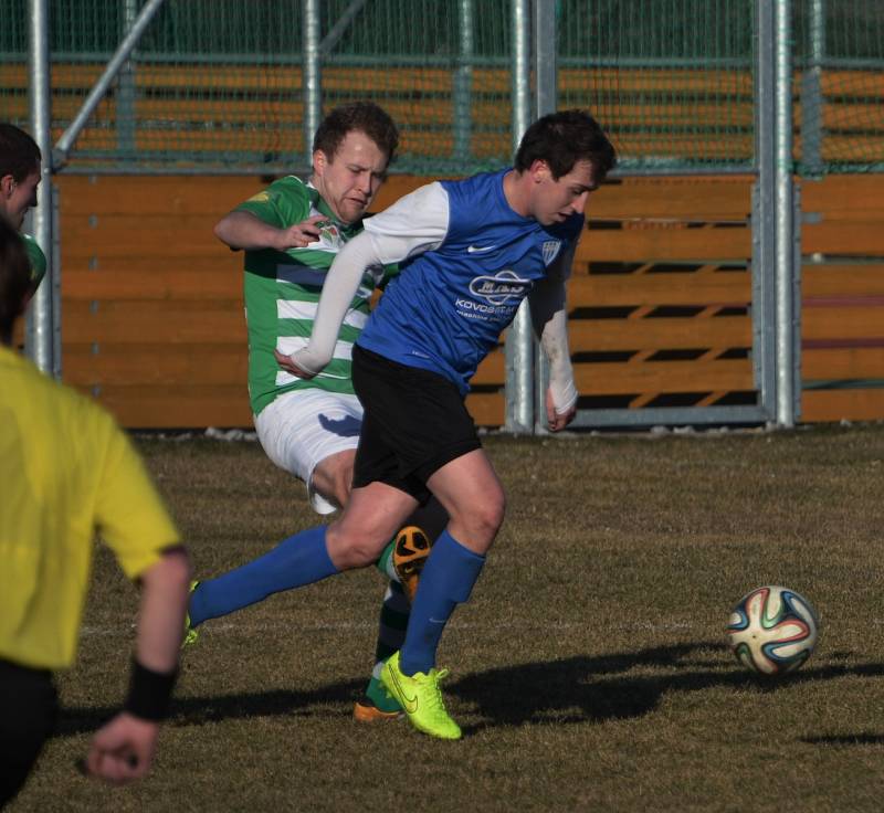 LÍDR PADL. Čížová v prvním jarním kole divize porazila rezervu Táborska 1:0.