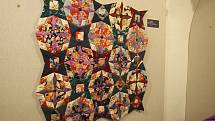 Vernisáž výstavy Prošívané Vánoce, kterou připravila skupina OPQ (Otavský Patchwork a Quilting) v Prácheňském muzeu.