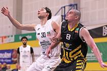 Písečtí basketbalisté prohráli v 5. kole nadstavbové části KNBL na půdě Olomoucka 89:93.