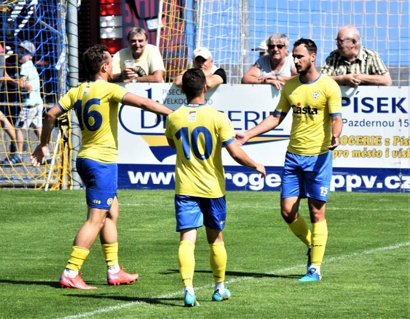 Fotbalová příprava: FC Písek - Sparta Praha B 1:3 (1:2).