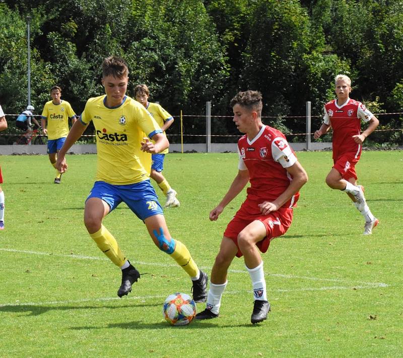 Česká liga dorostu U17: FC Písek - FK Pardubice B 0:3 (0:1).