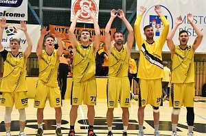 Basketbalisté Písku v baráži dvakrát porazili Hradec Králové a v příští sezoně si zahrají v nejvyšší soutěži.