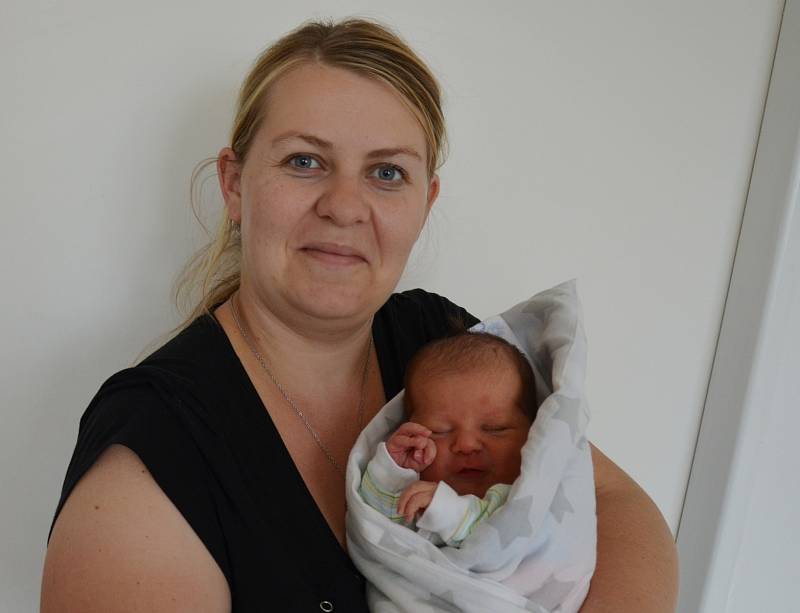 Jan Sebastian Mrvík z Hostišovic. Syn Ivety a Jana Mrvíkových se narodil 7. 8. 2019 v 10.21 hodin. Při narození vážil 3550 g a měřil 50 cm. Doma se na brášku těšila Klaudie (2).