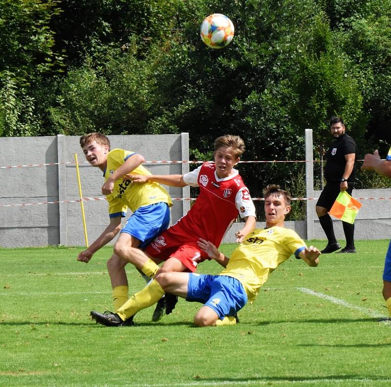 Česká liga dorostu U17: FC Písek - FK Pardubice B 0:3 (0:1).