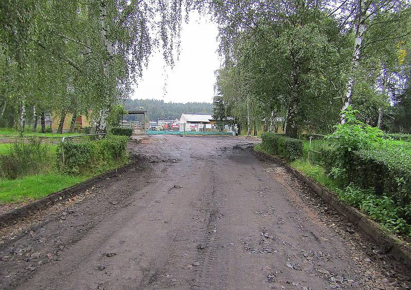 V Letech na Písecku pomalu končí demolice staré velkokapacitní výkrmy vepřů, která zasahovala do místa bývalého romského koncentračního tábora z 2. světové války. V areálu má vyrůst důstojný Památník holokaustu Romů a Sintů v Čechách.