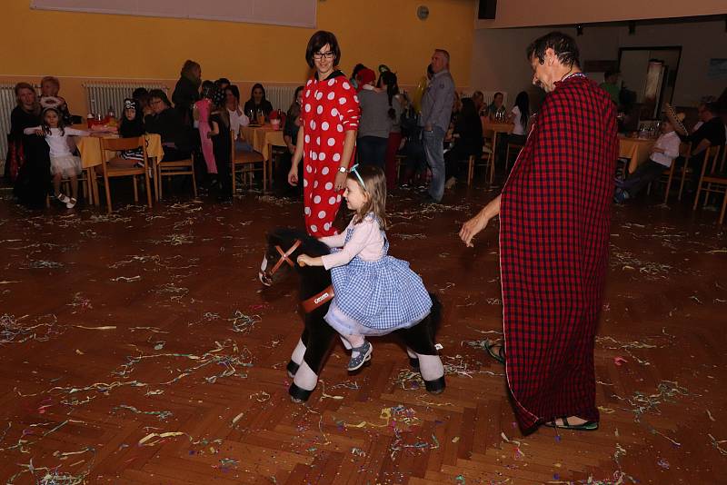 Dětský karneval v Mirovicích.