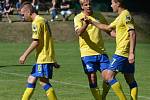 PÍSEK B V DERBY PORAZIL DOMÁCÍ ČIMELICE 5:1. Písečtí se radují ze vstřelené branky. Zleva jsou Roman Kočí, Jan Zušťák a Petr Listopad.