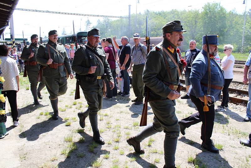 Do Ražic přijel parní vlak. Slavilo se 130. výročí tratě Tábor - Ražice.