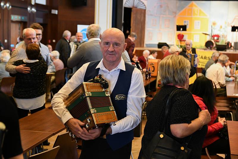 Již na sedmnáctý ročník Mezinárodního setkání harmonikářů se do píseckého Kulturního domu sjeli harmonikáři z Čech i ze zahraničí.