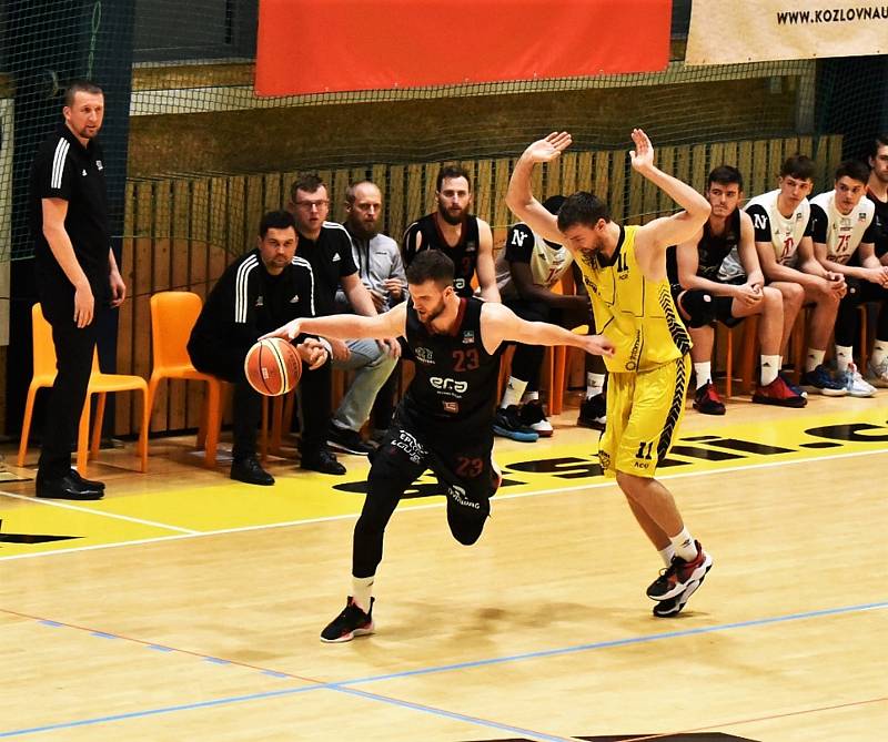 Osmifinále ČP: Sokol Sršni Písek - ERA  Basketball Nymburk 79:87.