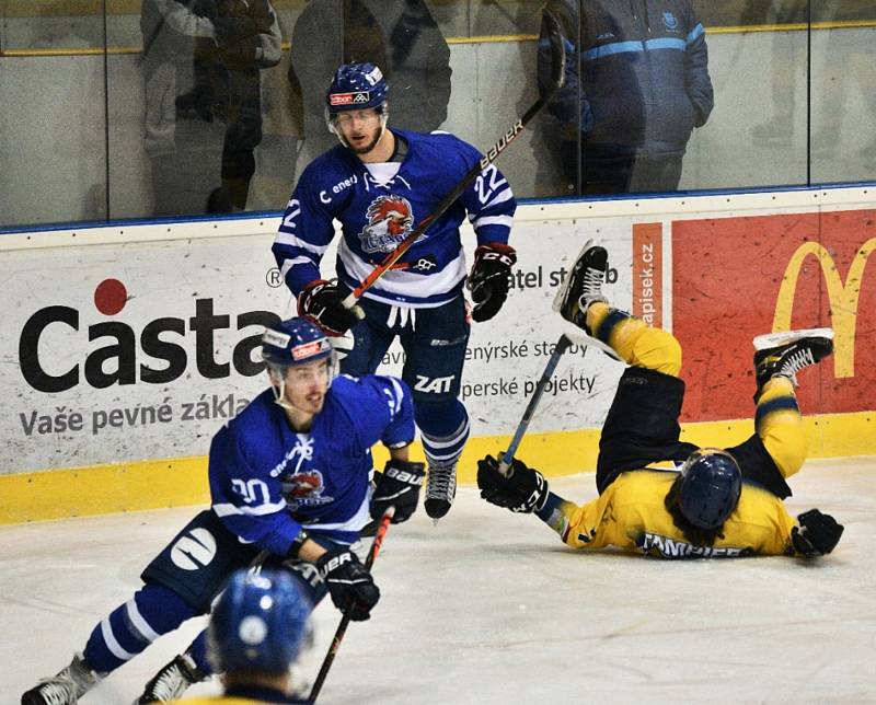 II. liga ledního hokeje: IHC Písek - HC Tábor 1:13.