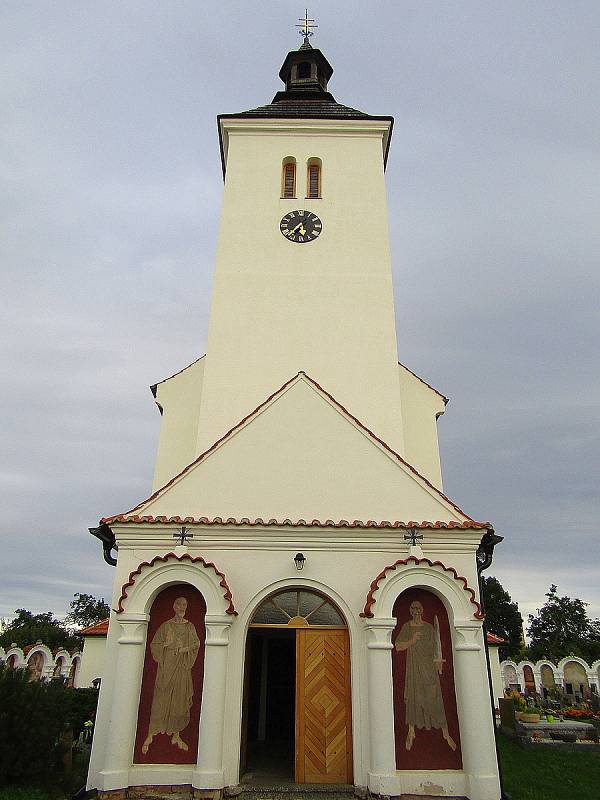 Hřbitov v Albrechticích nad Vltavou na Písecku stojí za to vidět