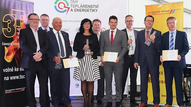 Ceny vítězným Projektům roku v pěti soutěžních kategoriích předal předseda výkonné rady Teplárenského sdružení ČR Tomáš Drápela.