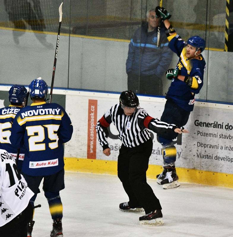 II. hokejová liga: IHC Králové Písek - HC Příbram 7:2.