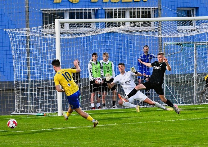 Písečtí fotbalisté doma podlehli rezervě pražských Bohemians 0:1.