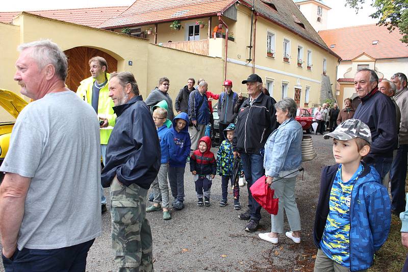 Sraz veteránů v Kovářově.