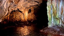 Zastavení v jeskyních Palinuro.