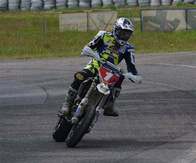 Závody na autodromu v Písku na Hradišti. Na snímku Pavel Kejmar.