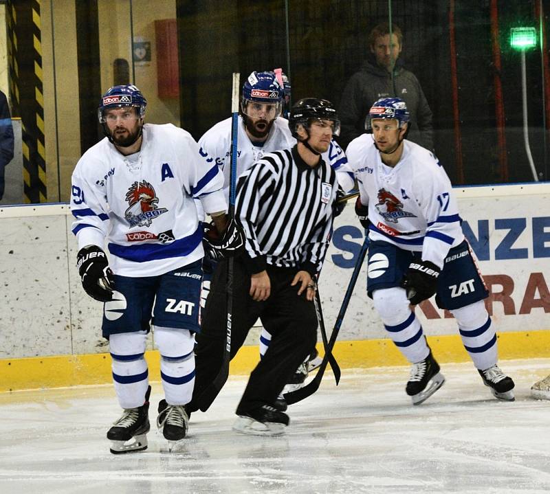 II. liga ledního hokeje: IHC Písek - HC Tábor 2:8.