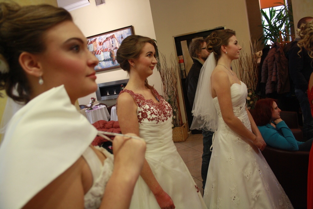 OBRAZEM: Přehlídka svatební šatů v Písku - Písecký deník