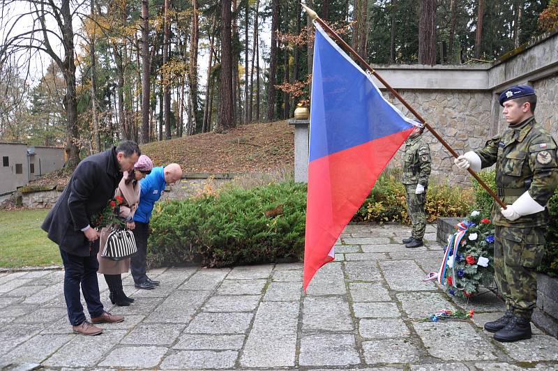 Vzpomínková akce na Lesním hřbitově v Písku.