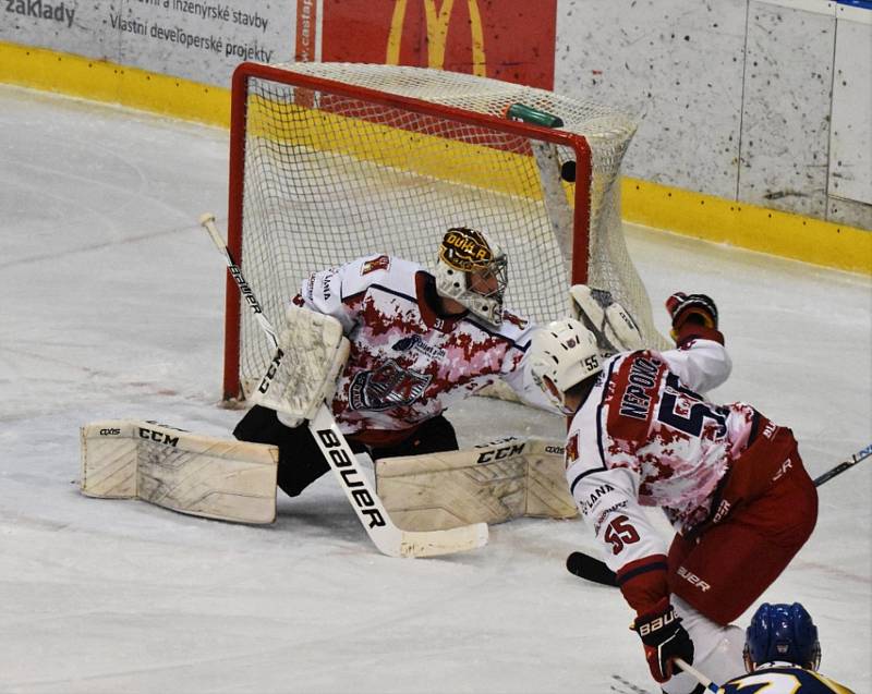 II. liga hokeje: IHC Králové Písek - BK Havlíčkův Brod 4:8 (2:0, 1:3, 1:5).