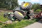Nehoda vlaku s traktorem u Smrkovic.