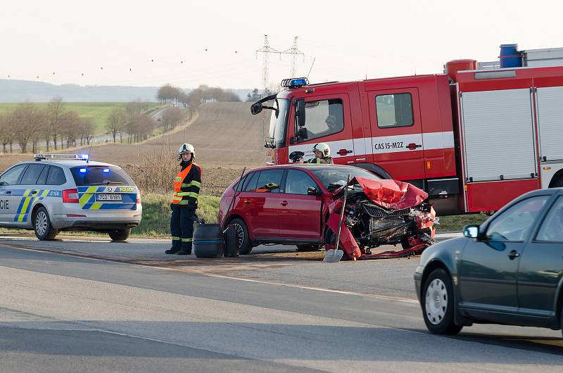 Vážná nehoda v Protivíně si vyžádala 5 středně těžce zraněných osob.