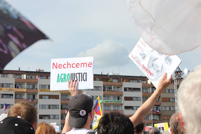 Demonstrace proti Babišovi se na Letné zúčastnili také lidé z Milevska a Kovářovska.