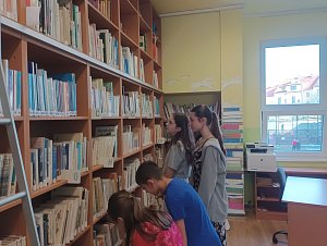 ZŠ Jana Husa v Písku má novou školní knihovnu.