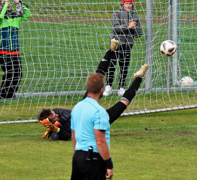 Fotbalový KP: ZVVZ Milevsko - TJ Osek 3:2 (2:0).