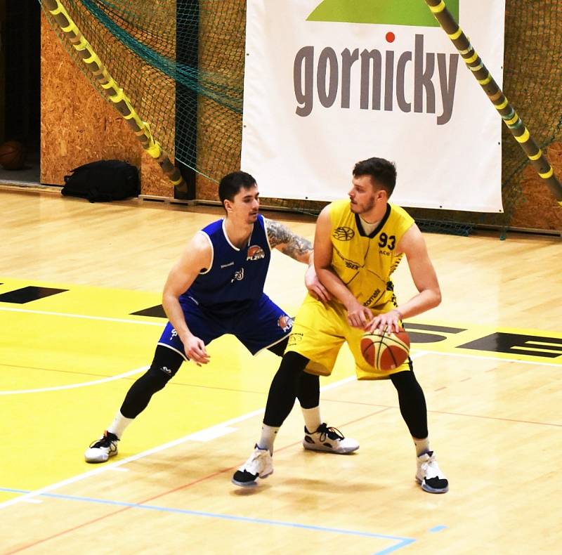 Basketbalová I. liga mužů: Sršni Photomate Písek - Lokomotiva Plzeň 112:86.