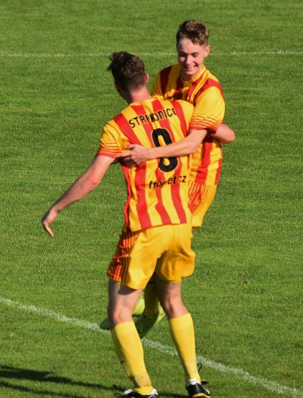 Fotbalový KP: ZVVZ Milevsko - Junior Strakonice 3:1 (1:1).