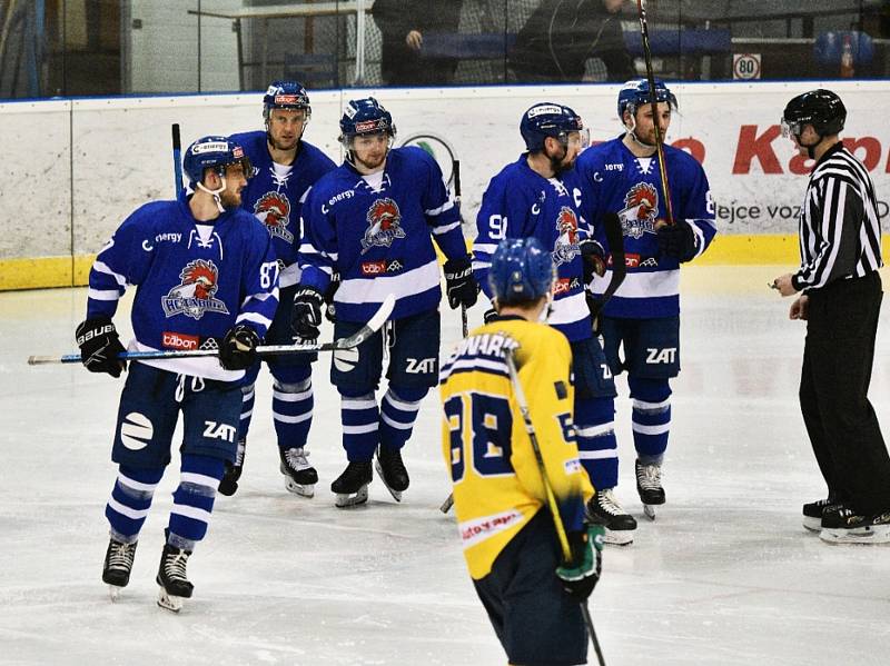 II. liga ledního hokeje: IHC Písek - HC Tábor 1:13.