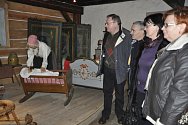 Jednu z posledních možností prohlédnout si Prácheňské muzeum v Písku před dvouměsíční zimní přestávkou využili manželé Kozákovi a Bozkovi z Dobřejic na Táborsku.