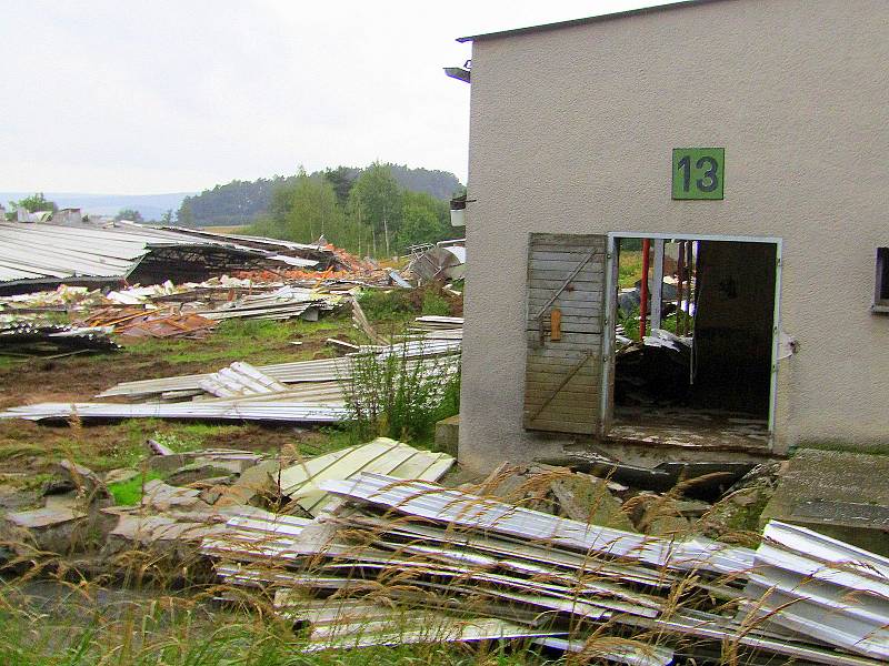 V Letech na Písecku pomalu končí demolice staré velkokapacitní výkrmy vepřů, která zasahovala do místa bývalého romského koncentračního tábora z 2. světové války. V areálu má vyrůst důstojný Památník holokaustu Romů a Sintů v Čechách.