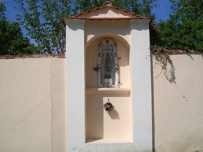 Kaplička v Borečnici, jedné z osad obce Čížová