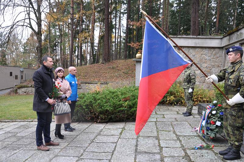 Vzpomínková akce na Lesním hřbitově v Písku.