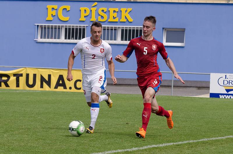 Reprezentanti U20 si v Písku zahráli proti sobě.