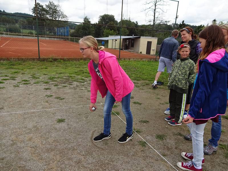 Jubilejní 10. turnaj v pétanque v Semicích.