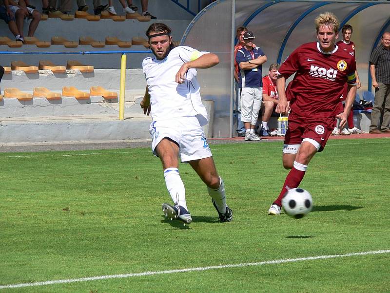 Na snímku vpravo je na Zušťák, na jehož góly bude FC Písek spoléhat i v nové sezoně.