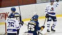 II. liga ledního hokeje: IHC Písek - HC Tábor 2:8.