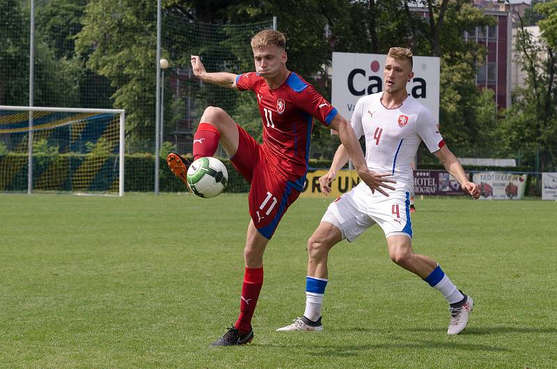 Reprezentanti U20 si v Písku zahráli proti sobě.