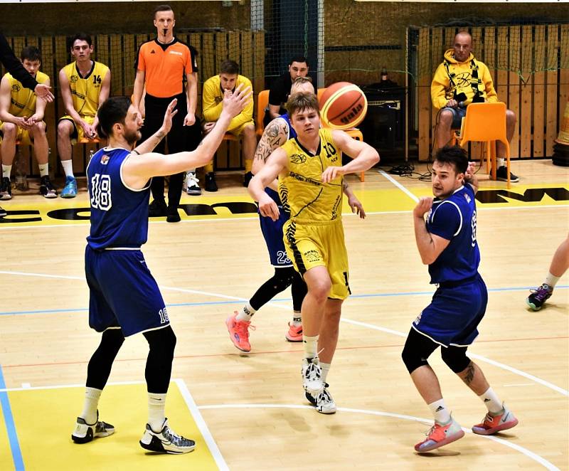 Čtvrtfinále play off 1. ligy basketbalistů: Sršni Photomate Písek - Lokomotiva Plzeň 93:54 (58:22).