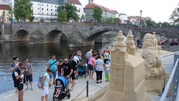 Tématem Pískoviště pro letošní rok bude Hrdinství, Hrdinové.