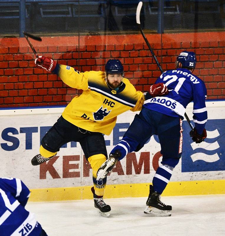 II. liga ledního hokeje: IHC Písek - HC Tábor 1:13.