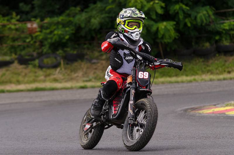 Závody seriálu Supermoto MMČR 2018 v Písku.