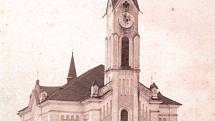 Kostel sv. Bartoloměje na snímku v době kolem roku 1900.