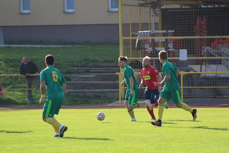 Čimelice doma uhrály s Prachaticemi remízu 2:2. Snímek je z podzimního vzájemného duelu v Prachaticích, který domácí vyhráli 4:0.